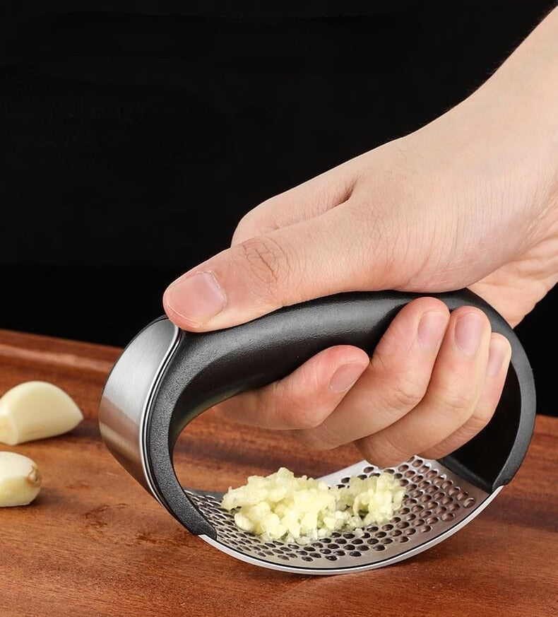 Garlic press crusher